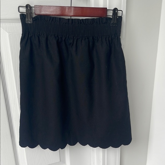 J. Crew Factory Dresses & Skirts - J. Crew Factory Black Smocked Waist Mini Skirt for Work, size 00.